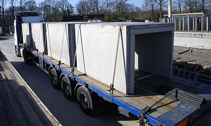 ponts cadres en béton sur un camion